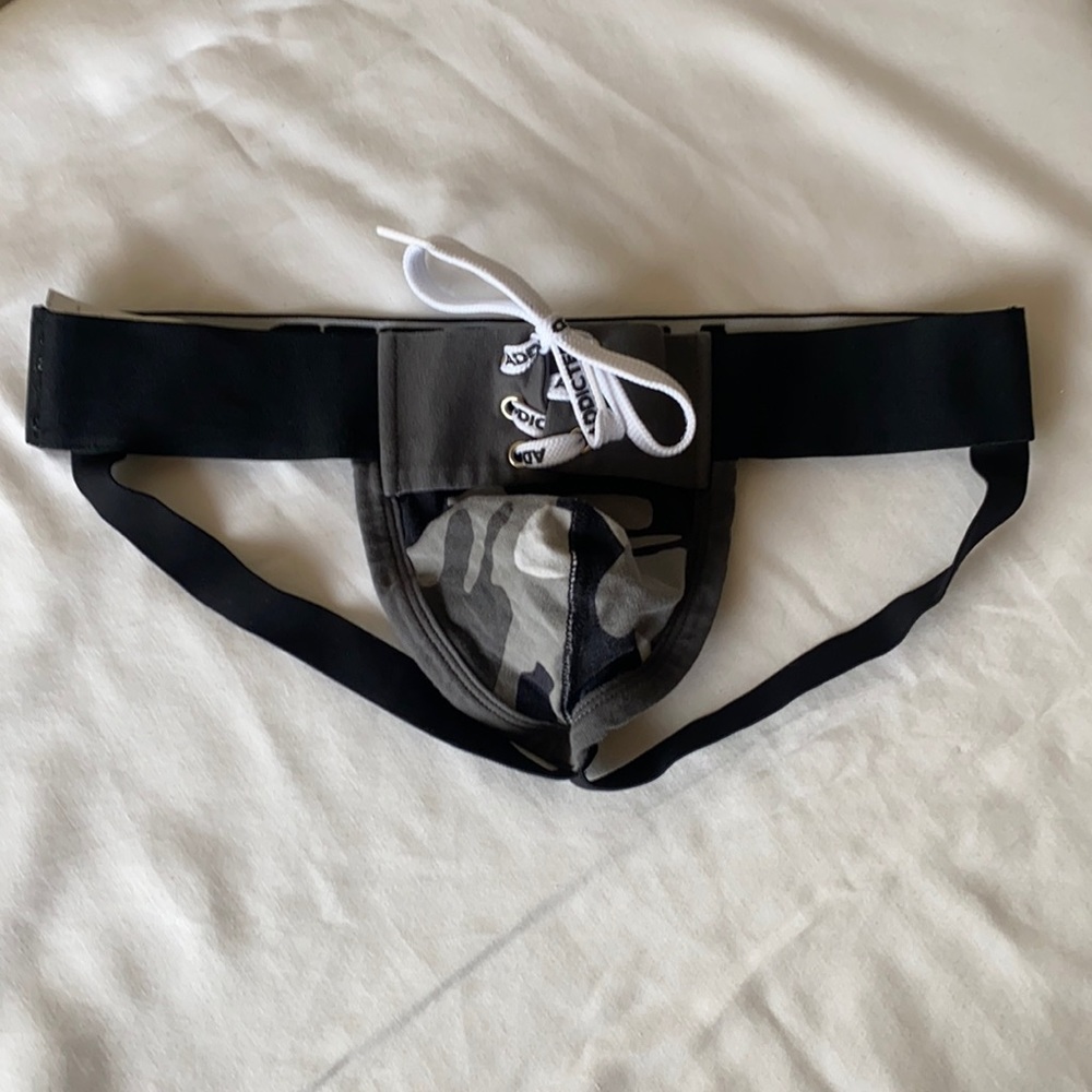 Addicted camo jock